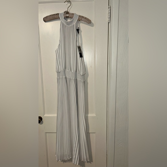 NWT WHITE HOUSE BLACK MARKET DRESS SIZE 4 - Picture 2 of 8